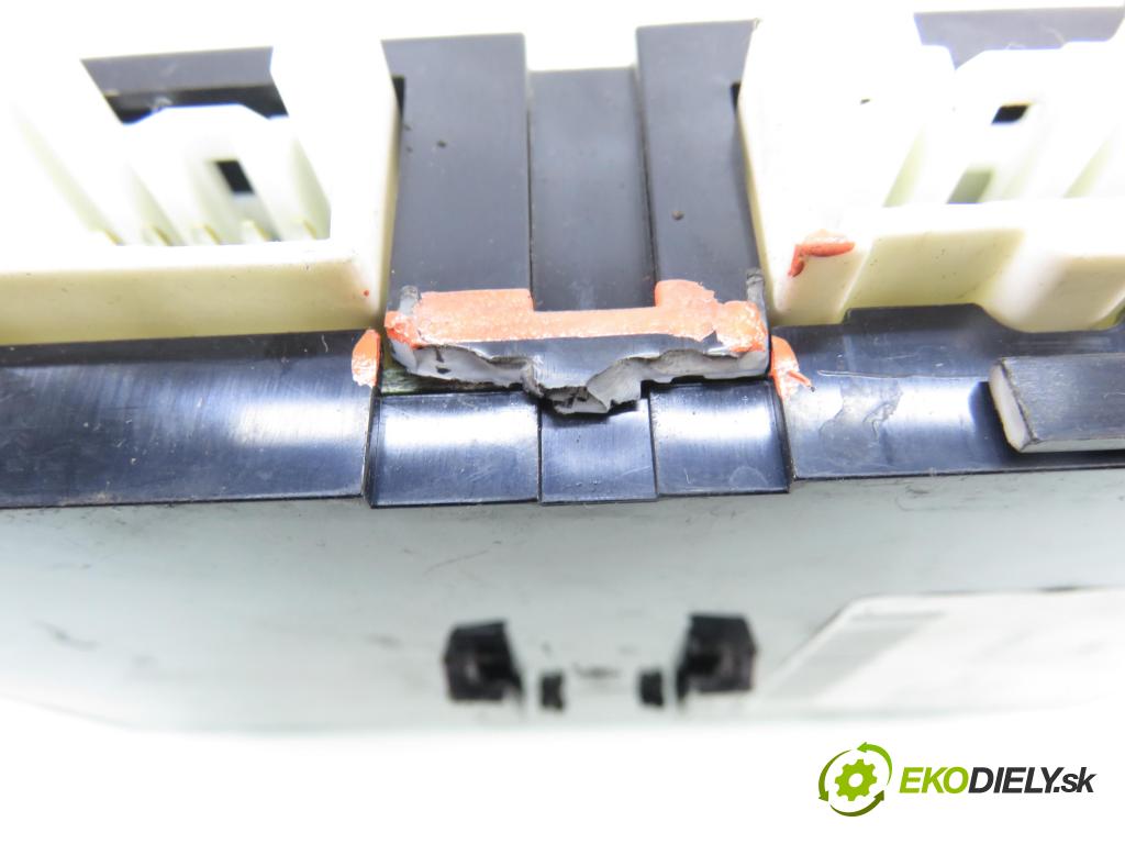 MAZDA 5 (CR19) MINIVAN 2009 105,00 2.0 MZR-CD 143 - RF7J 1998,00 MODUL komfortu CD8767560A