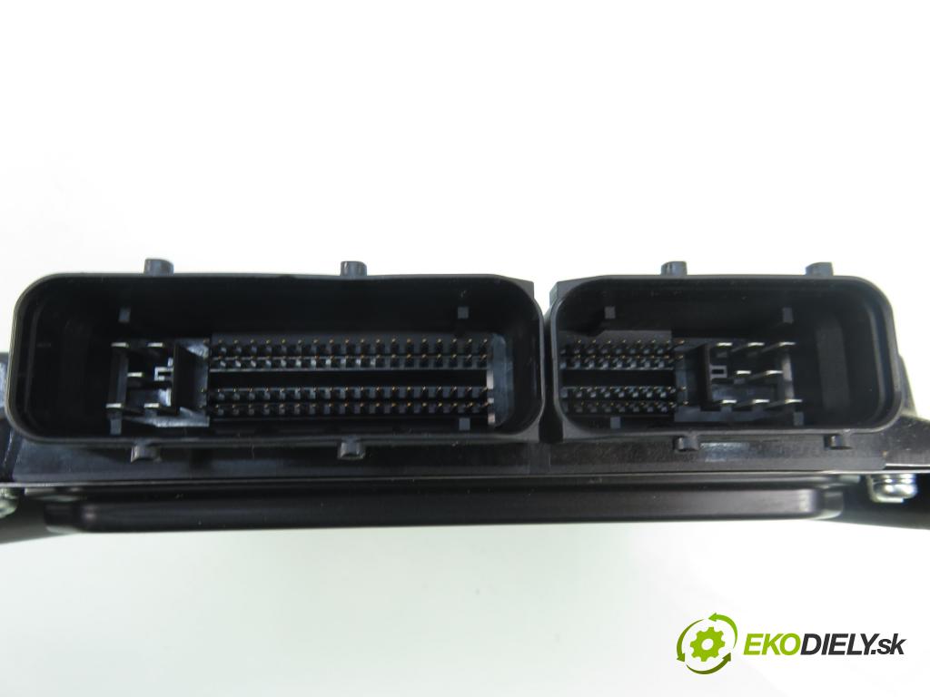 MAZDA 5 (CR19) MINIVAN 2009 105,00 2.0 MZR-CD 143 - RF7J 1998,00 Riadiaca jednotka Motor 2758007963