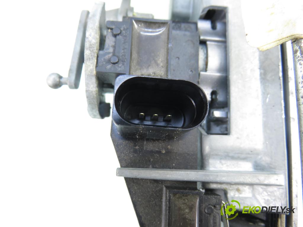 VW POLO (9N_) HB 2008 51,00 1.4 TDI - BNM 1422,00 klika dveří kufr 6Q5827565A