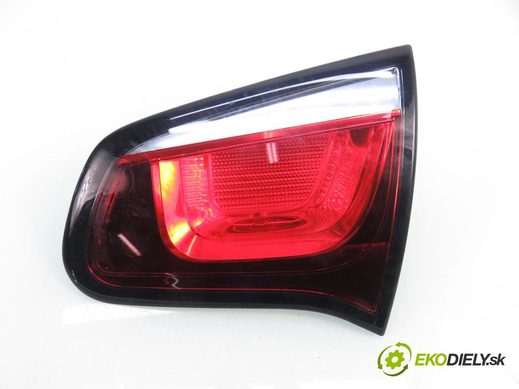 CITROEN C3 II (SC_) HB 2014 50,00 1.4 HDi 70 - 8HR (DV4C) 1398,00 Svetlo pravé zadné kufor 9685225480 ; 9803934280