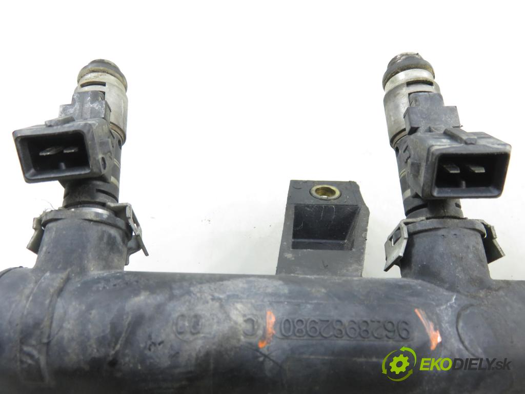 PEUGEOT 206 liftback (2A/C) HB 1999 44,00 1.1 60 - HFZ 1124,00 Lišta vstrekovacia 9628982980 (Vstrekovacia lišta)