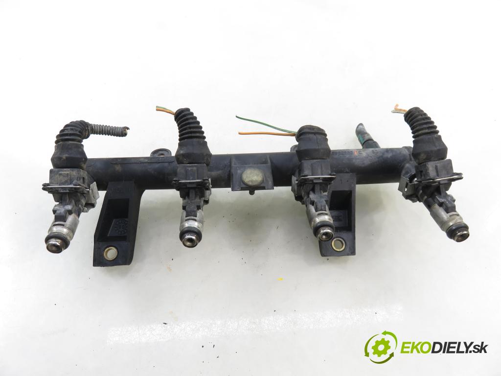 PEUGEOT 206 liftback (2A/C) HB 1999 44,00 1.1 60 - HFZ 1124,00 Lišta vstrekovacia 9628982980 (Vstrekovacia lišta)