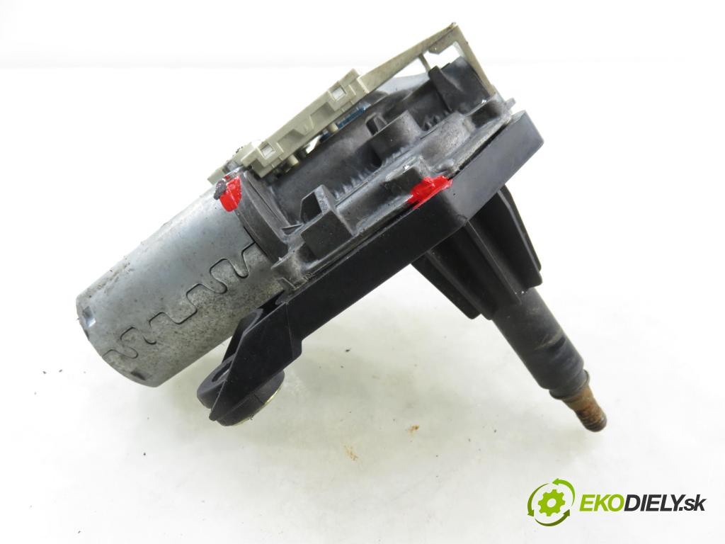 NISSAN MICRA III (K12) HB 2004 65,00 1.3 - CGA3DE 1348,00 Motorček stierače zadné 8200017385