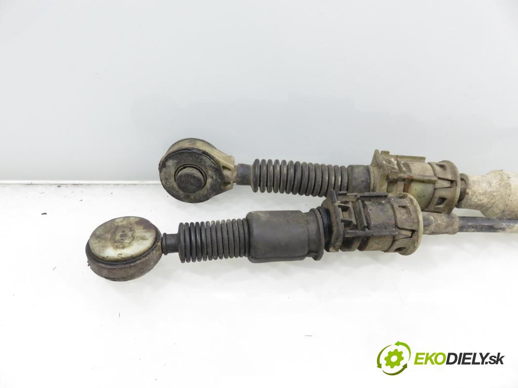 NISSAN MICRA III (K12) HB 2004 65,00 1.3 - CGA3DE 1348,00 ZVEDÁK: 3889010