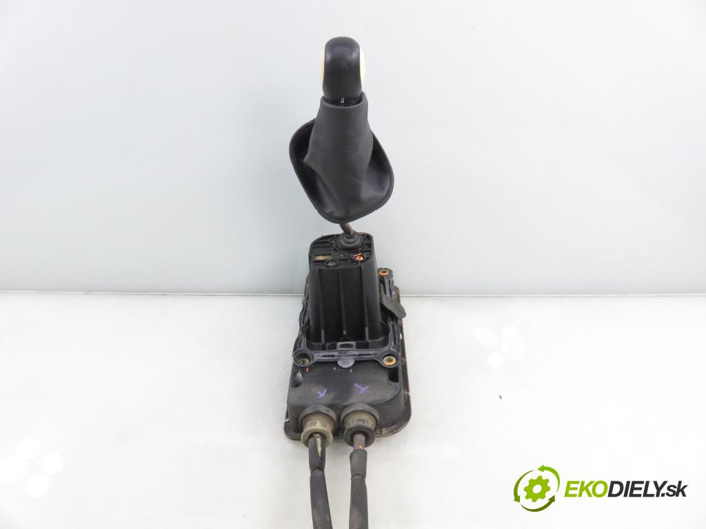 NISSAN MICRA III (K12) HB 2004 65,00 1.3 - CGA3DE 1348,00 ZVEDÁK: 3889010