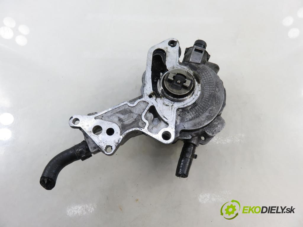 VW PASSAT B6 (3C2) SEDAN 2005 77,00 1.9 TDI PD 105 - BKC 1896,00 pumpa vakuová 038145209H