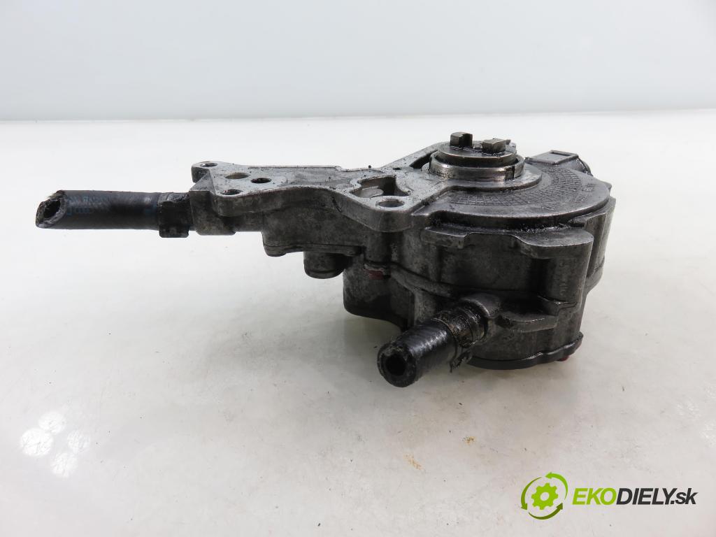 VW PASSAT B6 (3C2) SEDAN 2005 77,00 1.9 TDI PD 105 - BKC 1896,00 pumpa vakuová 038145209H