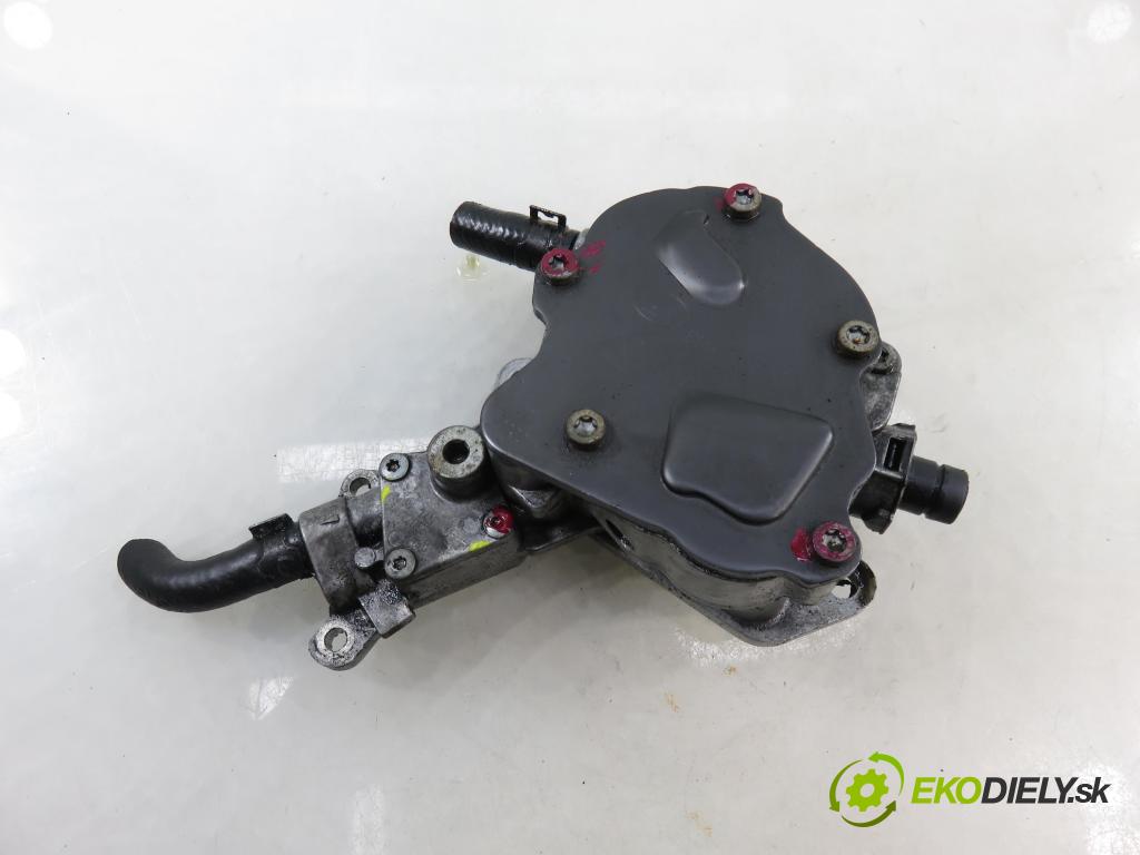 VW PASSAT B6 (3C2) SEDAN 2005 77,00 1.9 TDI PD 105 - BKC 1896,00 pumpa vakuová 038145209H