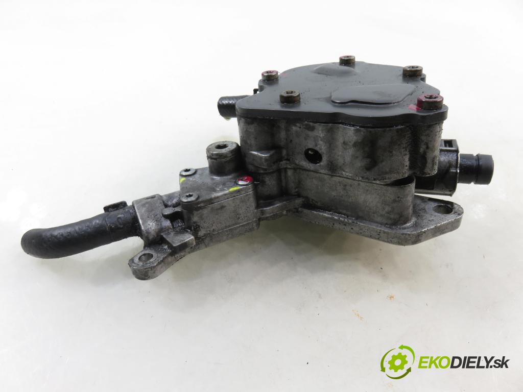 VW PASSAT B6 (3C2) SEDAN 2005 77,00 1.9 TDI PD 105 - BKC 1896,00 pumpa vakuová 038145209H