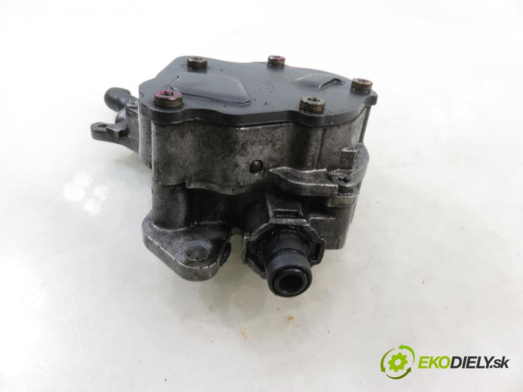 VW PASSAT B6 (3C2) SEDAN 2005 77,00 1.9 TDI PD 105 - BKC 1896,00 pumpa vakuová 038145209H