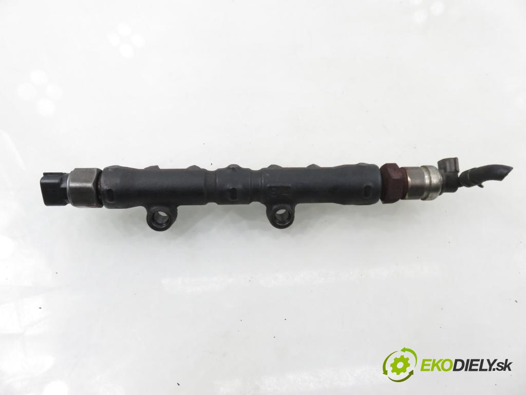 TOYOTA COROLLA (_E12_) HB 2005 85,00 2.0 D-4D 116 (CDE120R_, CDE120L_) - 1CD-FTV 1995,00 Lišta vstrekovacia  (Vstrekovacia lišta)