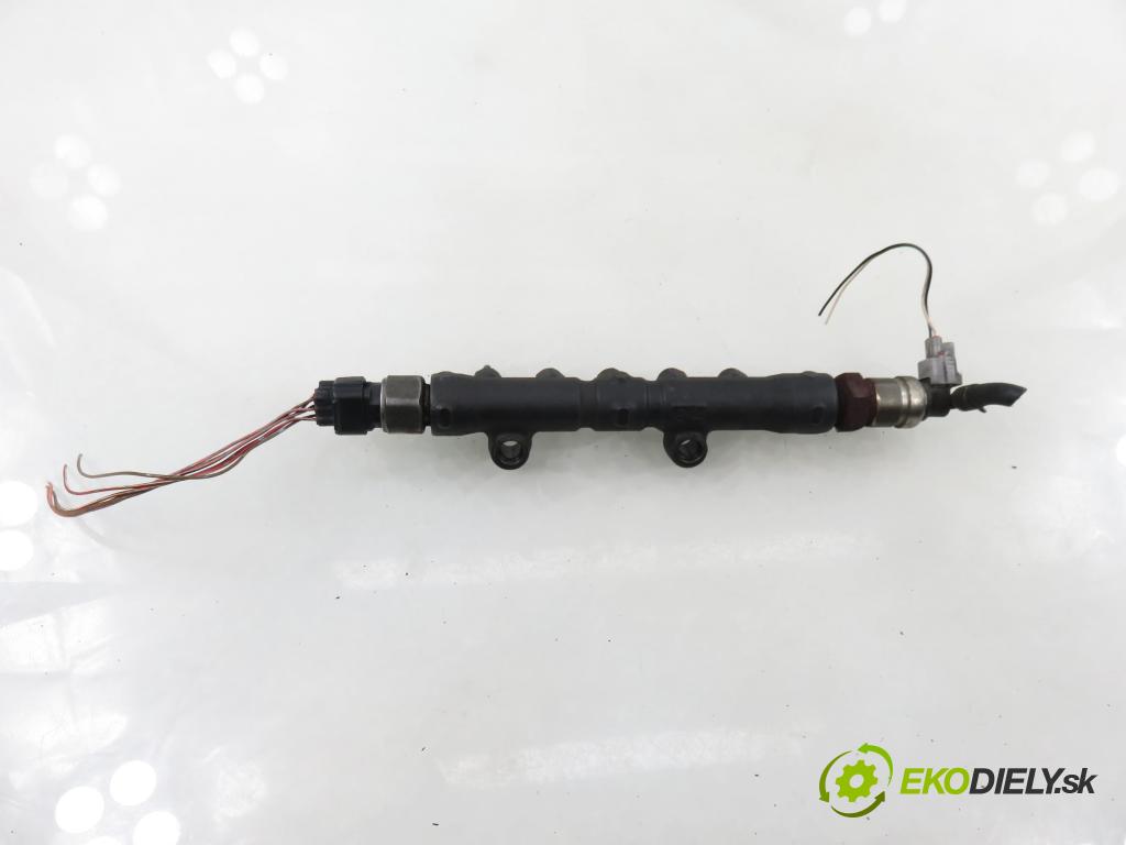 TOYOTA COROLLA (_E12_) HB 2005 85,00 2.0 D-4D 116 (CDE120R_, CDE120L_) - 1CD-FTV 1995,00 Lišta vstrekovacia  (Vstrekovacia lišta)