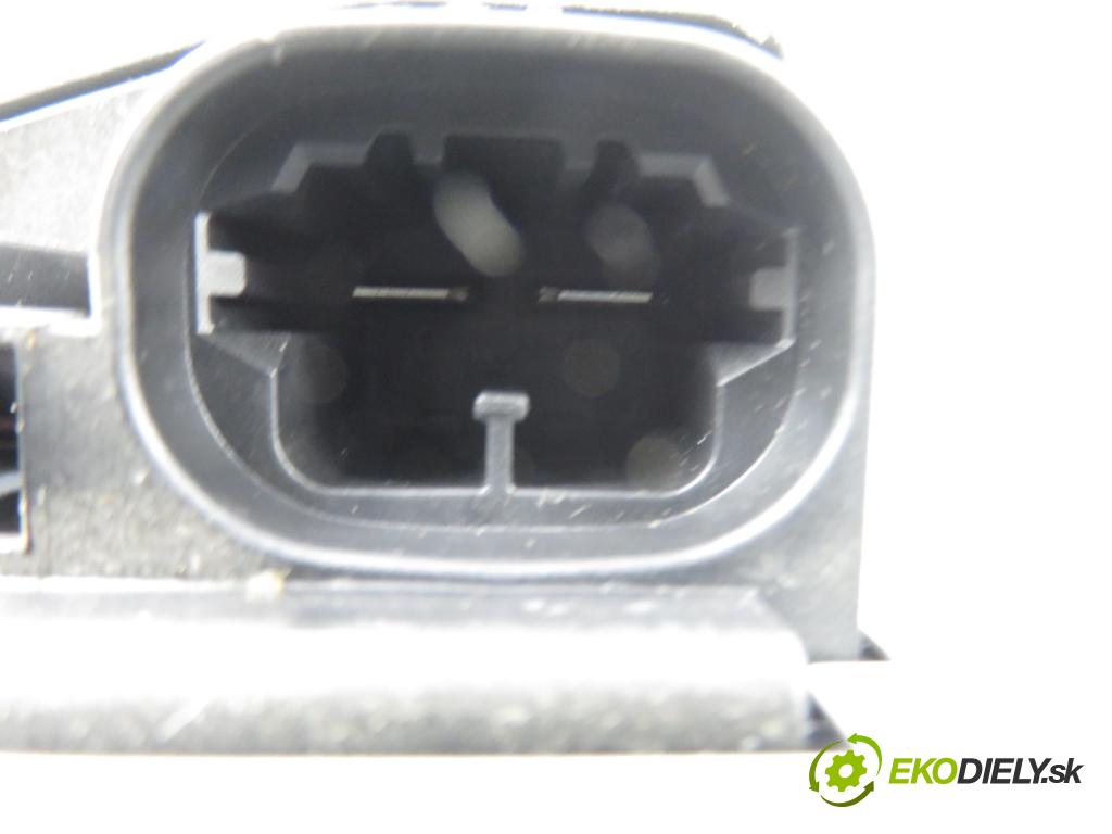 RENAULT MEGANE II (BM0/1_, CM0/1_) HB 2004 72,00 1.4 16V (BM0B, CM0B) - K4J 730 1390,00 SLOUPEC / PODPORA elektrický 8200246631B