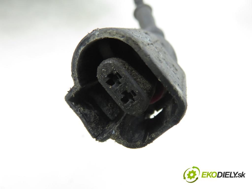 AUDI A4 Avant (8E5, B6) KOMBI 2002 96,00 1.9 TDI - AWX 1896,00 náboj PP ABS