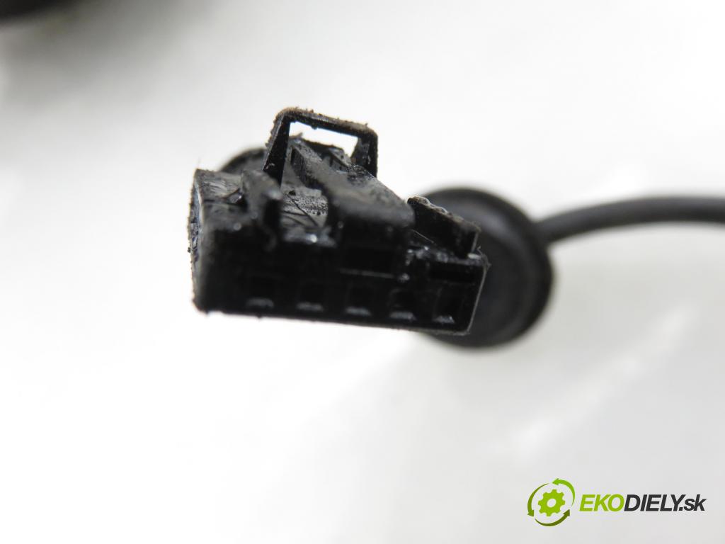 AUDI A4 Avant (8E5, B6) KOMBI 2002 96,00 1.9 TDI - AWX 1896,00 náboj PP ABS