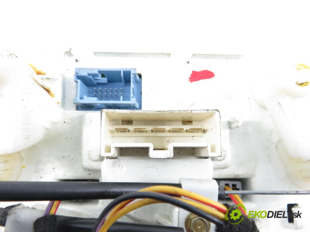 FIAT GRANDE PUNTO (199_) HB 2005 57,00 1.4 - 350 A1.000 1368,00 Panel topení KLIMATIZACE: