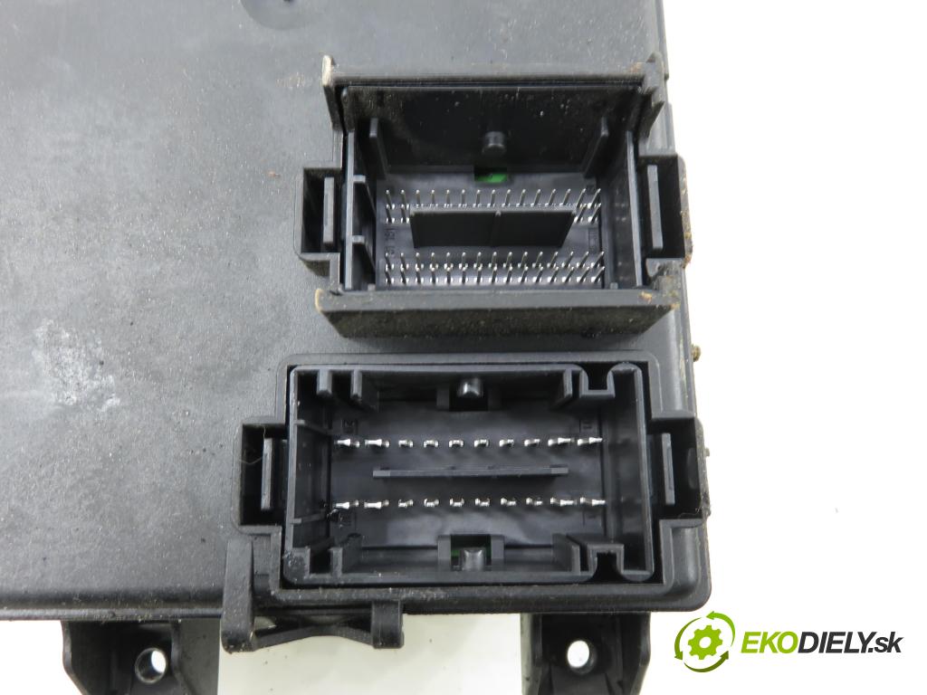 FIAT GRANDE PUNTO (199_) HB 2005 57,00 1.4 - 350 A1.000 1368,00 MODUL BSI 00517187860