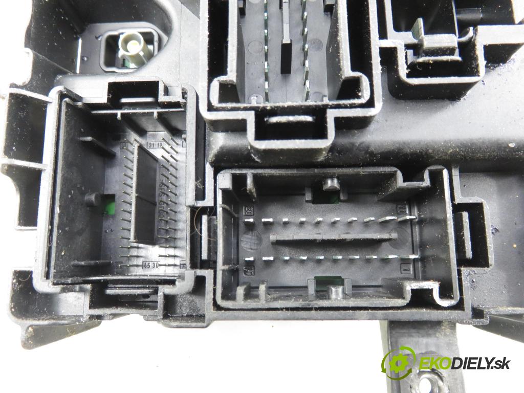 FIAT GRANDE PUNTO (199_) HB 2005 57,00 1.4 - 350 A1.000 1368,00 MODUL BSI 00517187860