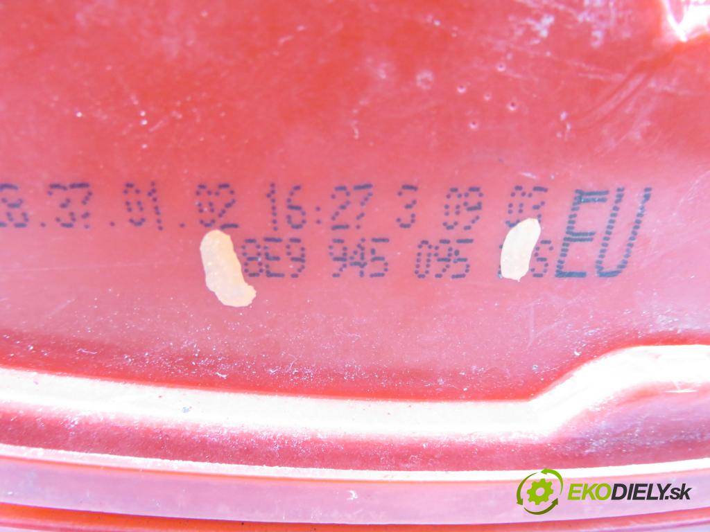 AUDI A4 Avant (8E5, B6) KOMBI 2002 96,00 1.9 TDI - AWX 1896,00 Svetlo ľavé zadné 8E9945095