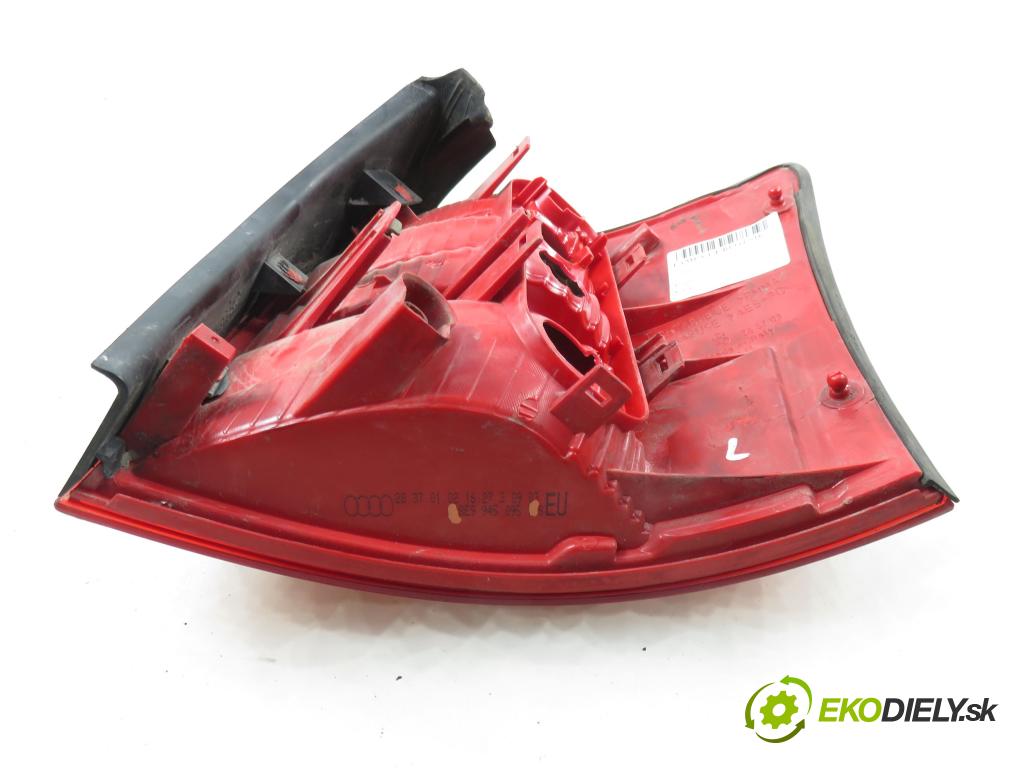 AUDI A4 Avant (8E5, B6) KOMBI 2002 96,00 1.9 TDI - AWX 1896,00 Svetlo ľavé zadné 8E9945095