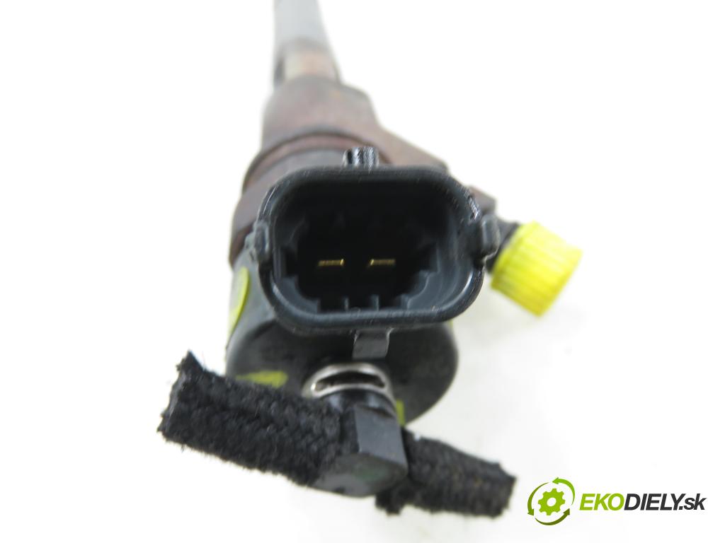 TOYOTA YARIS (_P1_) HB 2002 55,00 1.4 D-4D (NLP10_) - 1ND-TV 1364,00 vstrekovač 0445110085 ; 2367033010 (Vstrekovač paliva)