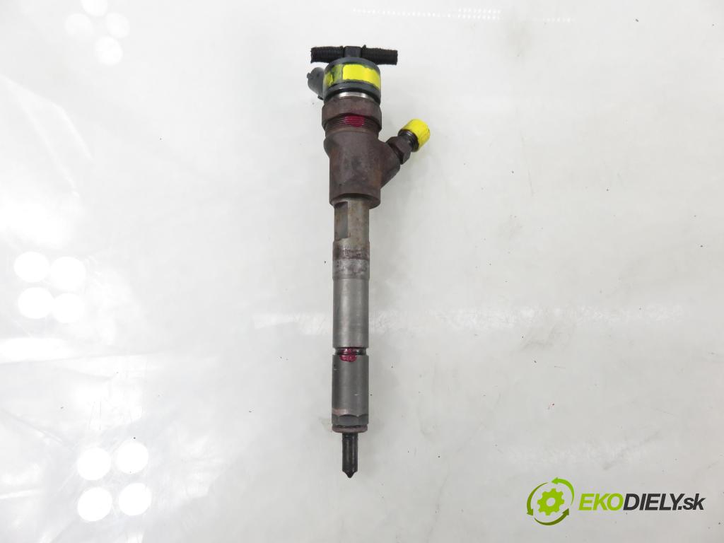 TOYOTA YARIS (_P1_) HB 2002 55,00 1.4 D-4D (NLP10_) - 1ND-TV 1364,00 vstrekovač 0445110085 ; 2367033010 (Vstrekovač paliva)