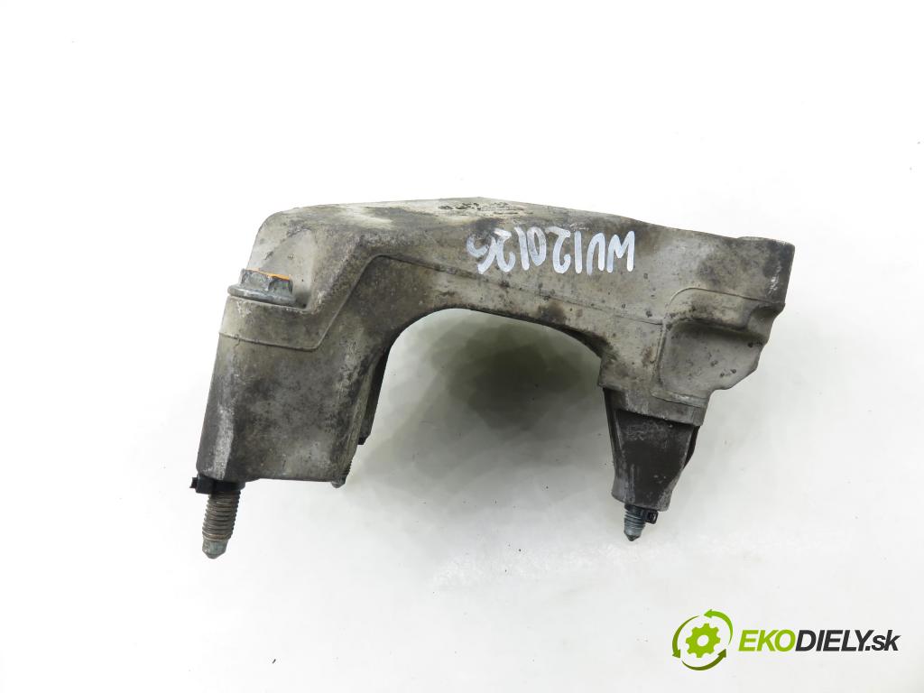 SKODA OCTAVIA I (1U2) LIFTBACK 1998 92,00 1.8 - AGN 1781,00 uchycení motora 038199207H