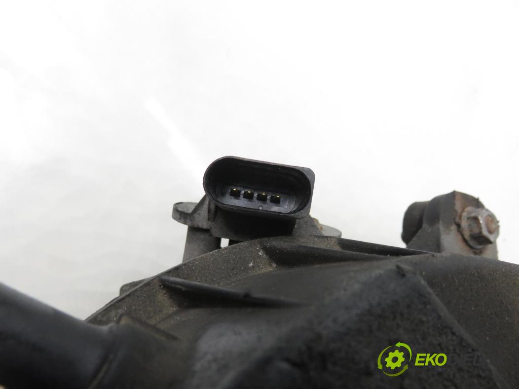 VW PASSAT B6 (3C2) SEDAN 2006 110,00 2.0 FSI - BVY 1984,00 potrubí 06F133210P