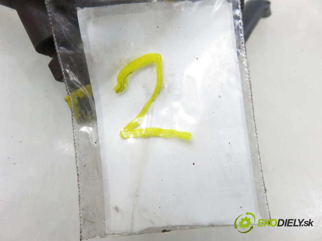 TOYOTA YARIS (_P1_) HB 2002 55,00 1.4 D-4D (NLP10_) - 1ND-TV 1364,00 vstrekovač 0445110085 ; 2367033010 (Vstrekovač paliva)