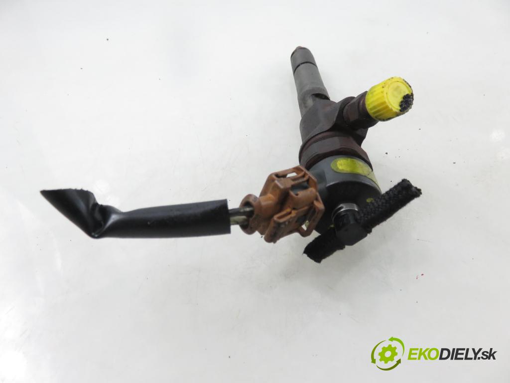 TOYOTA YARIS (_P1_) HB 2002 55,00 1.4 D-4D (NLP10_) - 1ND-TV 1364,00 vstrekovač 0445110085 ; 2367033010 (Vstrekovač paliva)