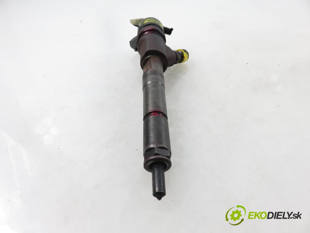 TOYOTA YARIS (_P1_) HB 2002 55,00 1.4 D-4D (NLP10_) - 1ND-TV 1364,00 vstrekovač 0445110085 ; 2367033010 (Vstrekovač paliva)