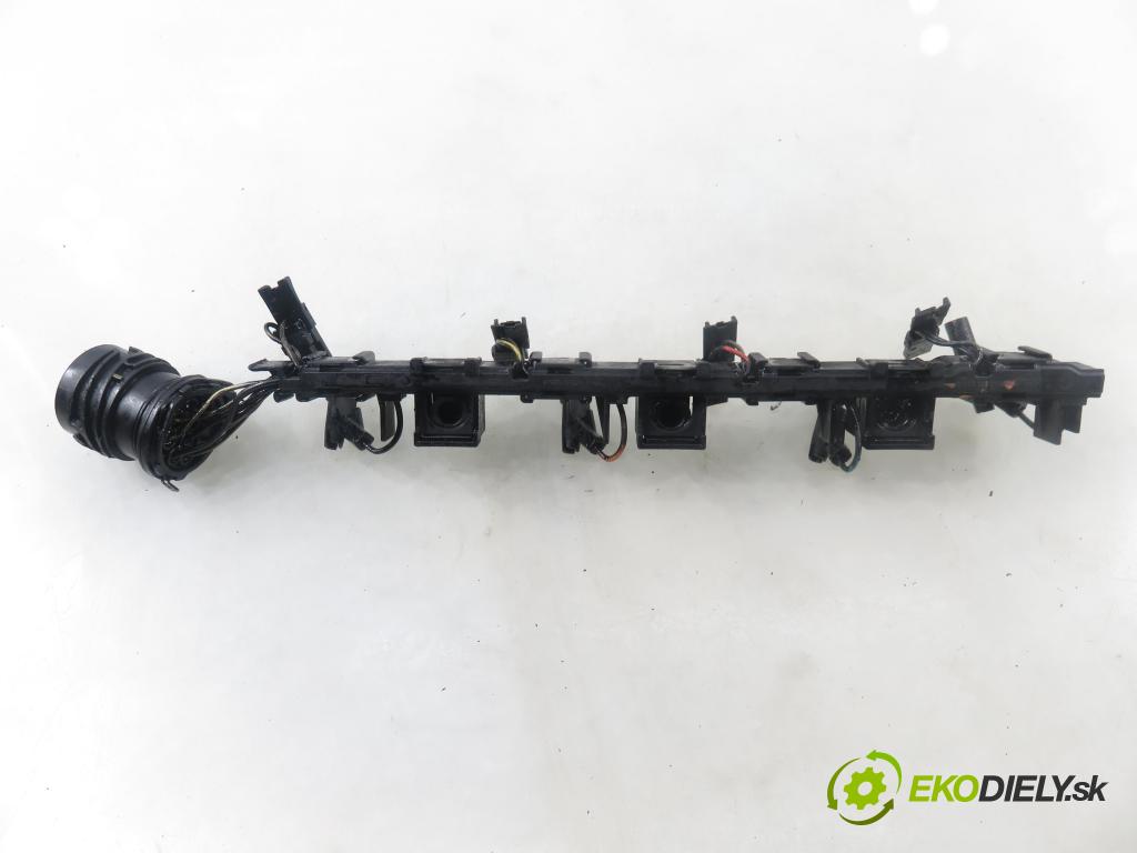 VW TOURAN (1T1, 1T2) MINIVAN 2004 100,00 2.0 TDI PD 16V 136 - AZV 1968,00 Lišta JÚN: 03G971826A