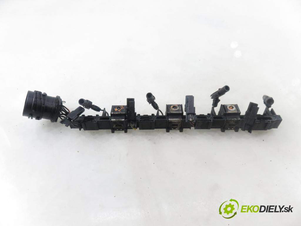 VW TOURAN (1T1, 1T2) MINIVAN 2004 100,00 2.0 TDI PD 16V 136 - AZV 1968,00 Lišta JÚN: 03G971826A