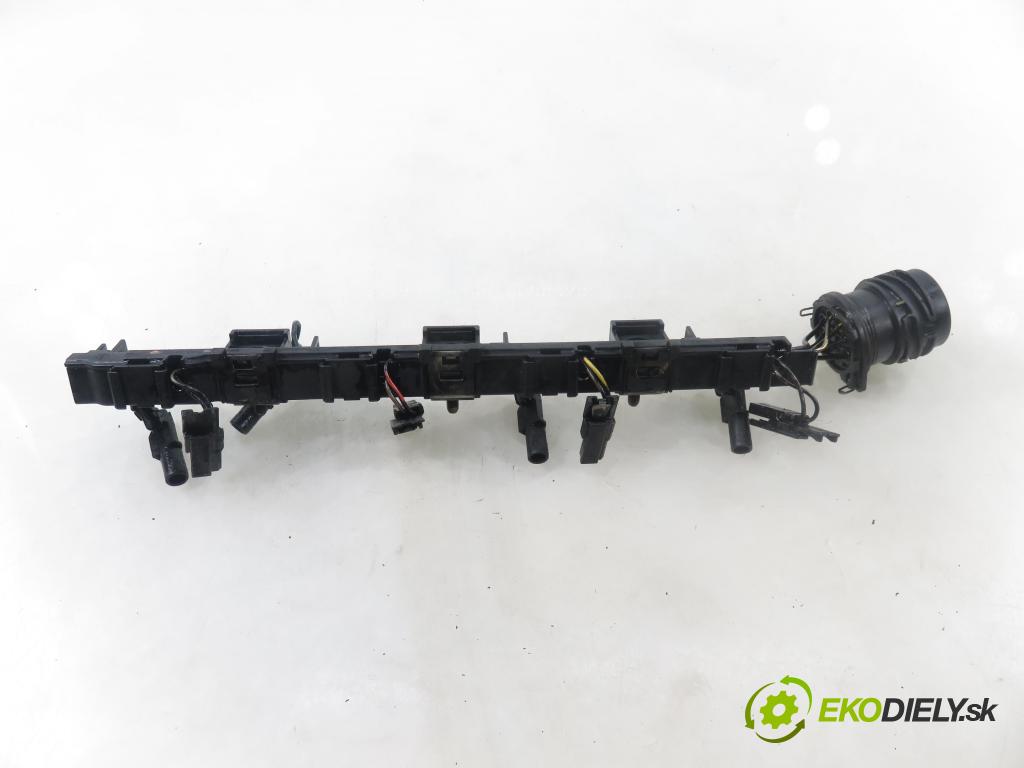 VW TOURAN (1T1, 1T2) MINIVAN 2004 100,00 2.0 TDI PD 16V 136 - AZV 1968,00 Lišta JÚN: 03G971826A