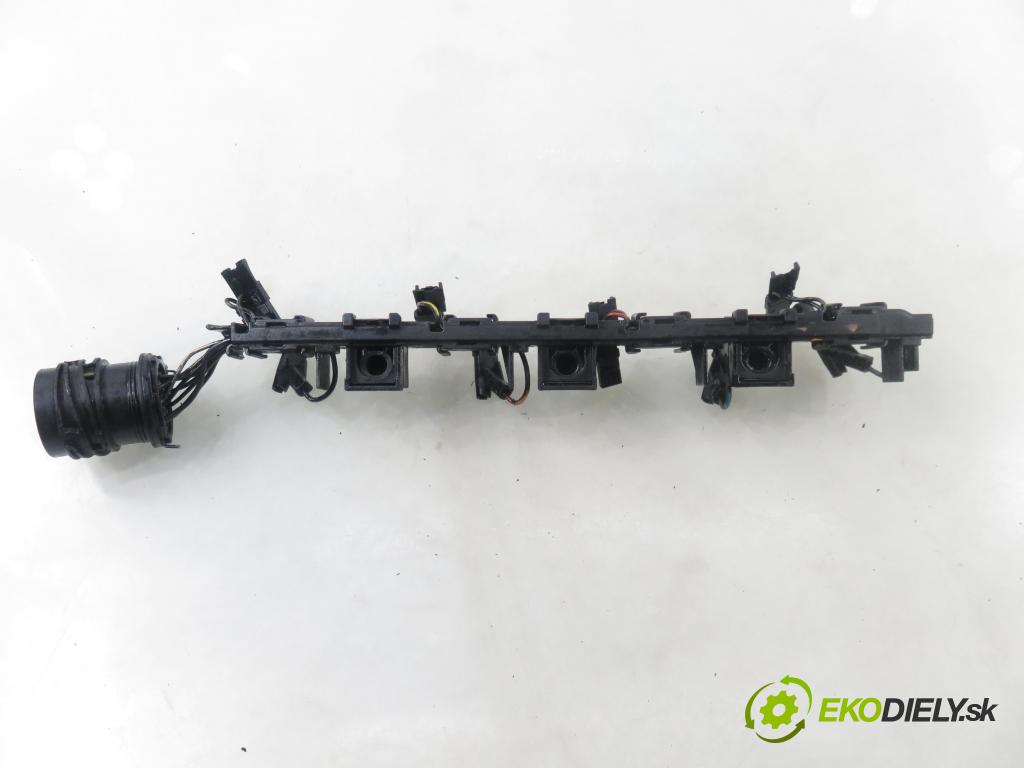 VW TOURAN (1T1, 1T2) MINIVAN 2004 100,00 2.0 TDI PD 16V 136 - AZV 1968,00 Lišta JÚN: 03G971826A