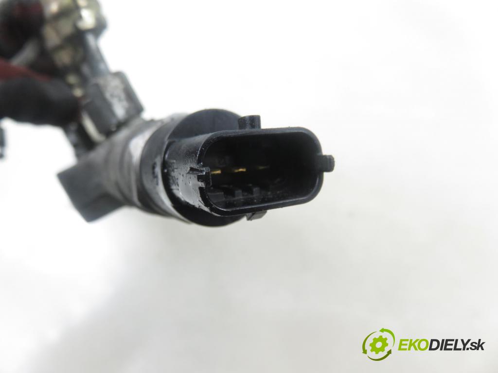 TOYOTA YARIS (_P1_) HB 2002 55,00 1.4 D-4D (NLP10_) - 1ND-TV 1364,00 Lišta vstrekovacia 0445214032 ; 1077800141 ; 2381033010 (Vstrekovacia lišta)