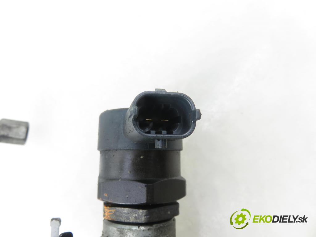 TOYOTA YARIS (_P1_) HB 2002 55,00 1.4 D-4D (NLP10_) - 1ND-TV 1364,00 Lišta vstrekovacia 0445214032 ; 1077800141 ; 2381033010 (Vstrekovacia lišta)