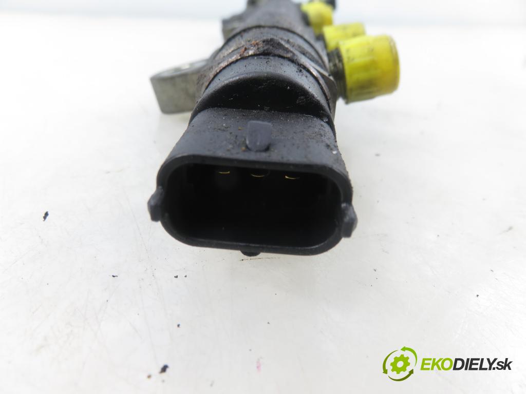 FIAT IDEA (350_) HB 2005 0,00 1.3 D Multijet - 188 A9.000 1248,00 Lišta vstrekovacia 46817523 ; 0445214044 ; 0281002531 (Vstrekovacia lišta)