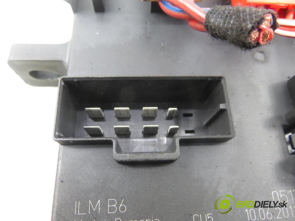 AUDI A4 Avant (8E5, B6) KOMBI 2002 96,00 1.9 TDI - AWX 1896,00 řídící jednotka světla 8E0907279F