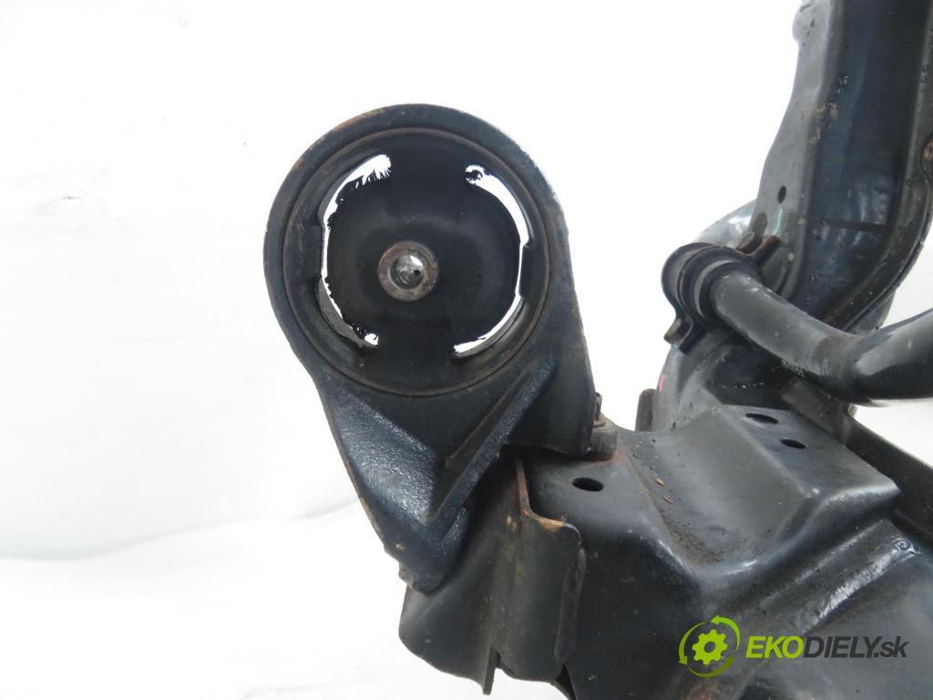 HYUNDAI TRAJET (FO) MINIVAN 2006 83,00 2.0 CRDi 113 1991,00 predný