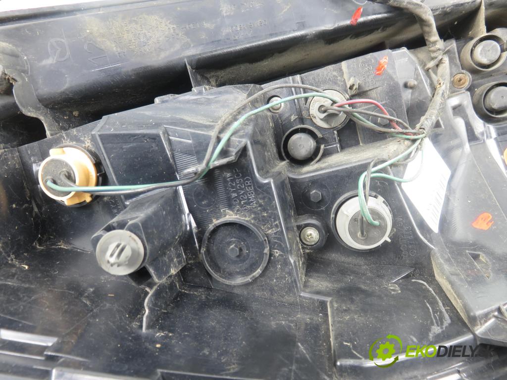 MAZDA 5 (CR19) MINIVAN 2009 105,00 2.0 MZR-CD 143 - RF7J 1998,00 světlo pravé zadní