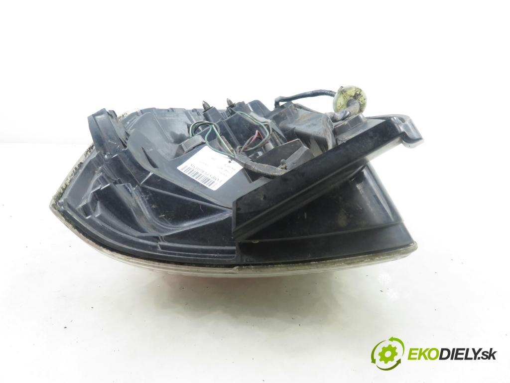 MAZDA 5 (CR19) MINIVAN 2009 105,00 2.0 MZR-CD 143 - RF7J 1998,00 světlo pravé zadní