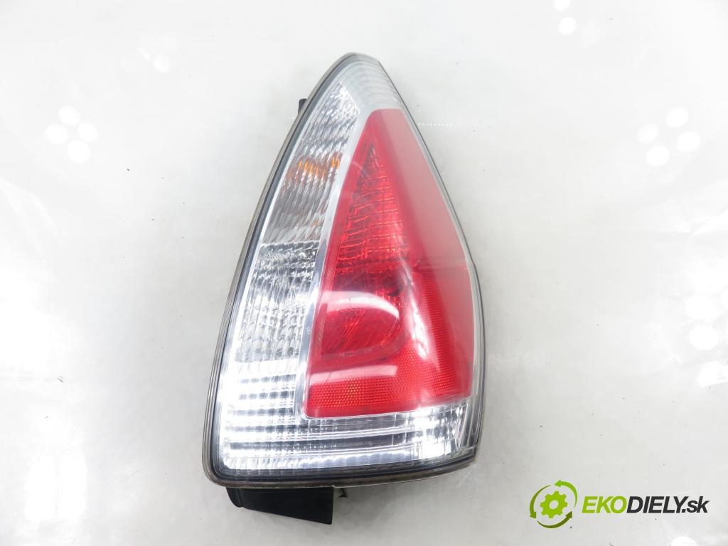 MAZDA 5 (CR19) MINIVAN 2009 105,00 2.0 MZR-CD 143 - RF7J 1998,00 světlo pravé zadní