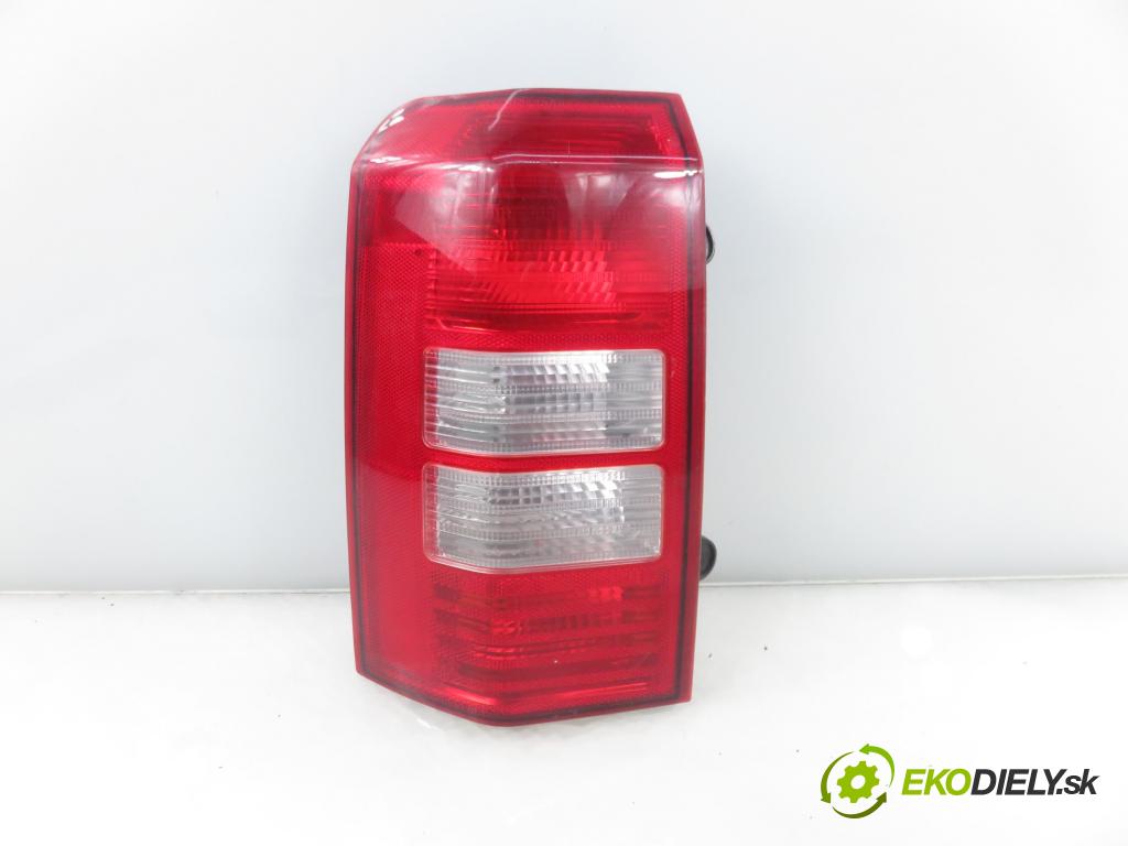 JEEP PATRIOT (MK74) SUV 2008 125,00 2.4 4x4 - 170 DOHC 16V Dual VVT (ED3) 2360,00 světlo levé zadní CS262B000L