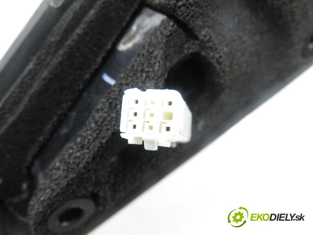 MAZDA 5 (CR19) MINIVAN 2009 105,00 2.0 MZR-CD 143 - RF7J 1998,00 zpětné zrcátko LE