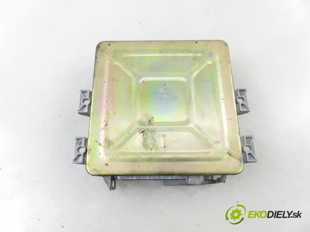 FIAT UNO (146_) HB 1998 42,00 1.0 57-146 C8.000 994,00 řídící jednotka motora 50006925