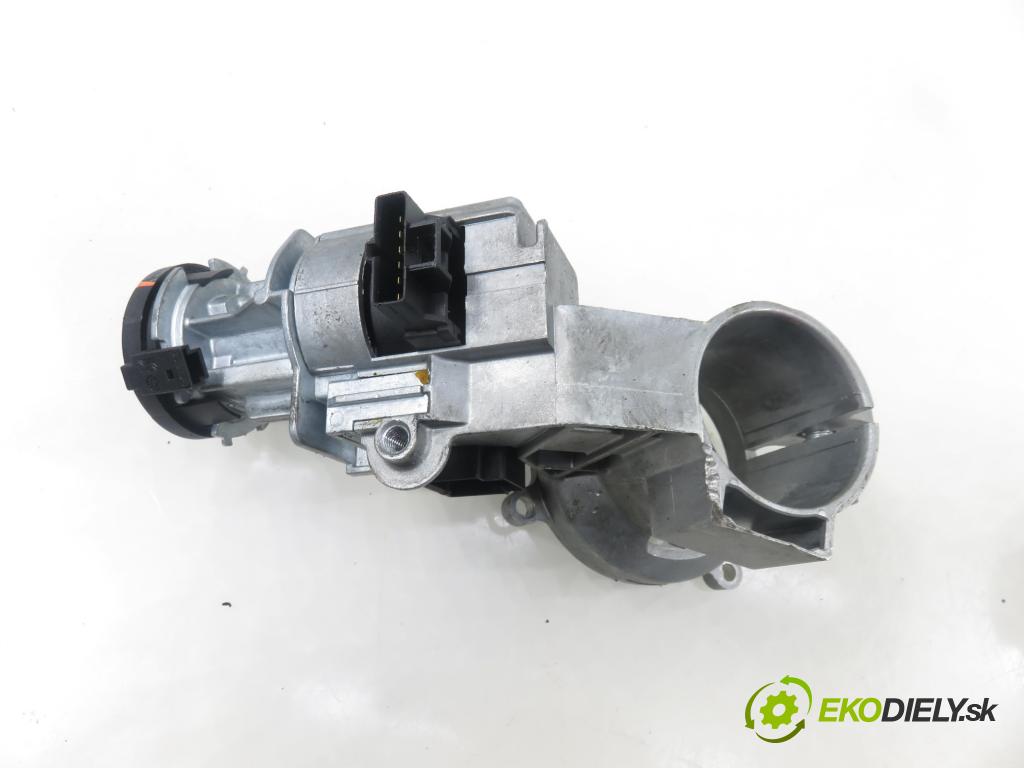 OPEL CORSA D Van HB 2009 0,00 1.2 - Z 12 XEP 1229,00 spinačka / zámky 55703083