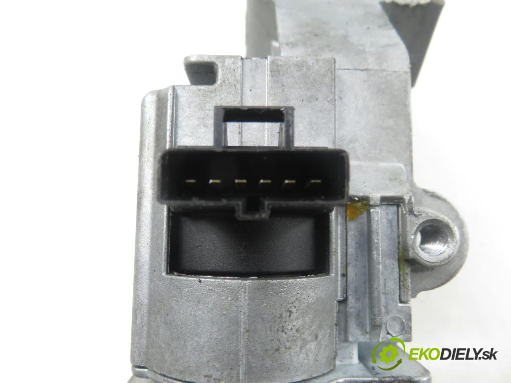 OPEL CORSA D Van HB 2009 0,00 1.2 - Z 12 XEP 1229,00 spinačka / zámky 55703083