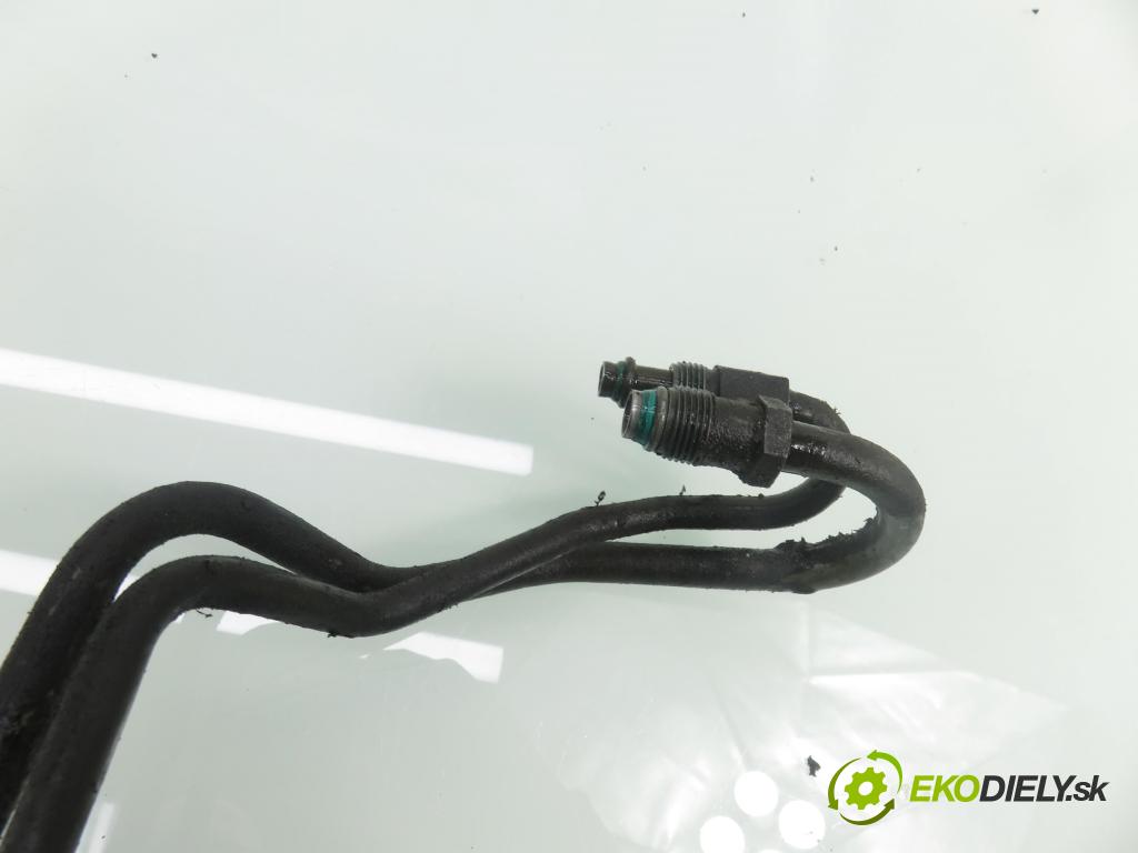 VOLVO 850 Kombi (LW) KOMBI 1997 103,00 2.5 TDI - D 5252 T 2461,00 trubka / Rúra servočerpadlo 9157742 ; 9157741