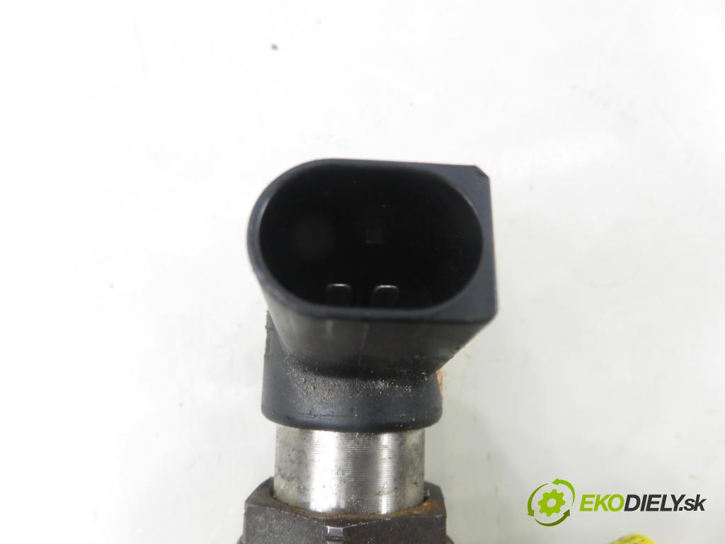 SEAT IBIZA IV (6J5, 6P1) HB 2012 77,00 1.6 TDI - CAYC 1598,00 vstrekovač 03L130277B (Vstrekovač paliva)